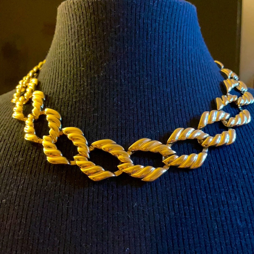 🌟 Golden women’s choker necklace